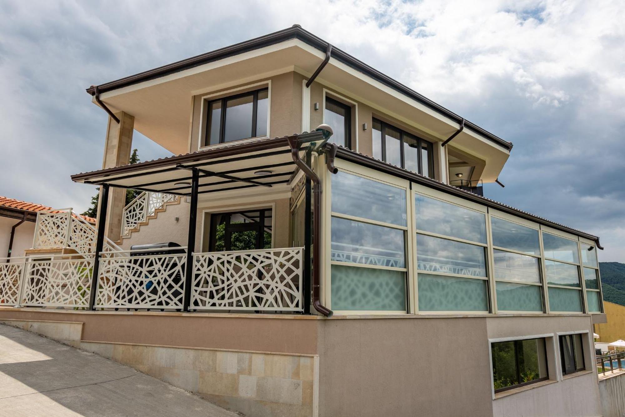 Club Houses Stefvall غلافاتارتسي المظهر الخارجي الصورة