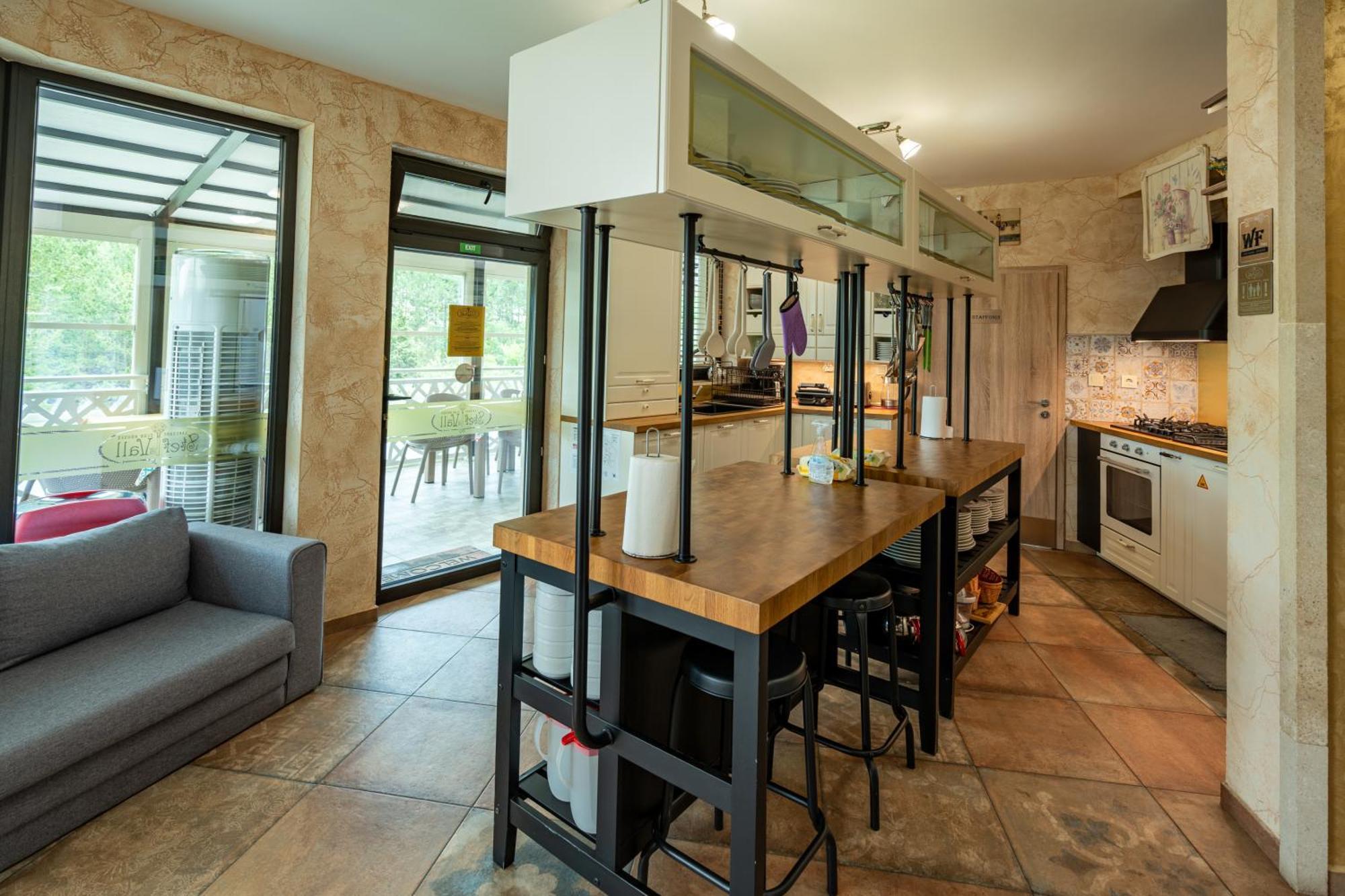 Club Houses Stefvall غلافاتارتسي المظهر الخارجي الصورة